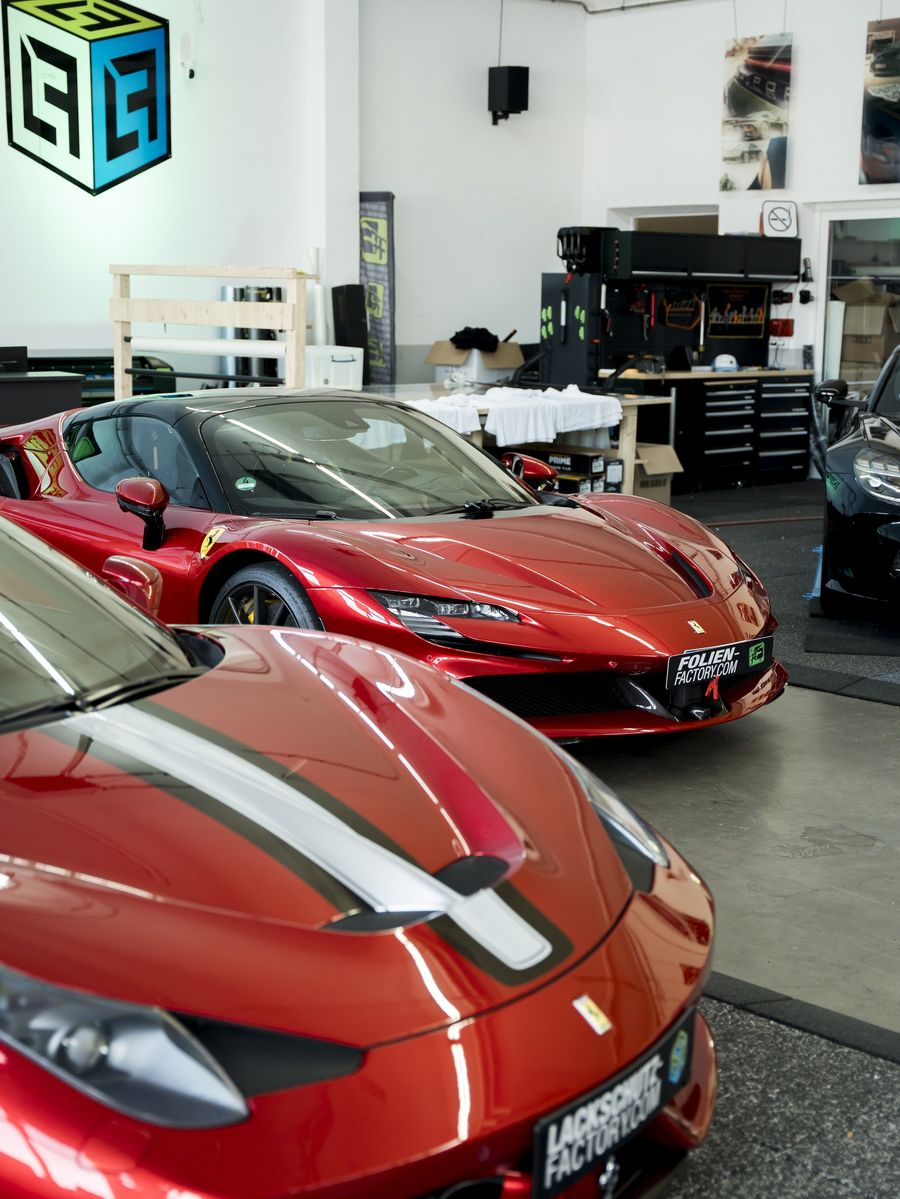 Ferrari in der Halle